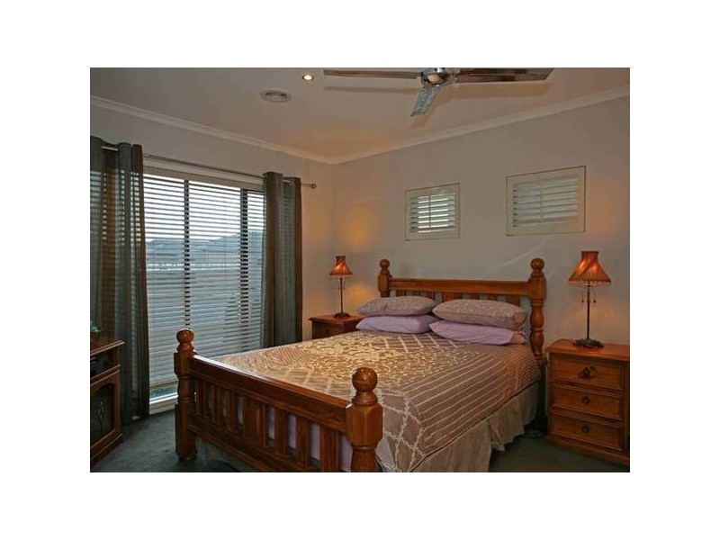 8 Latrobe Avenue, Pakenham VIC 3810