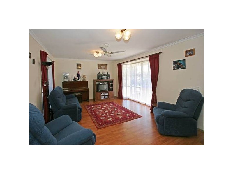 12 Pommel Street, Pakenham VIC 3810