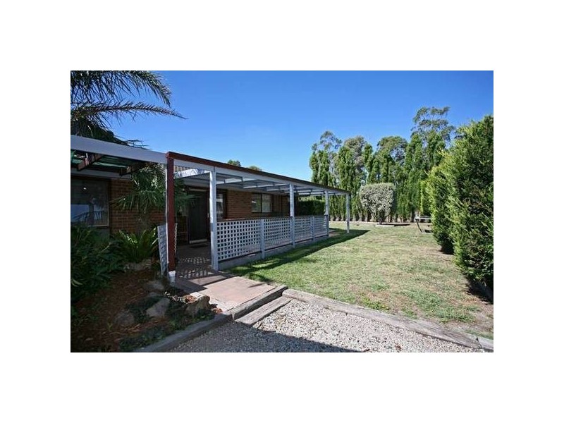 12 Pommel Street, Pakenham VIC 3810