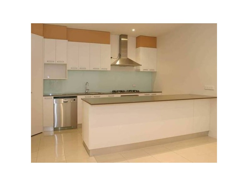 2/17 PRINCES HIGHWAY, Pakenham VIC 3810