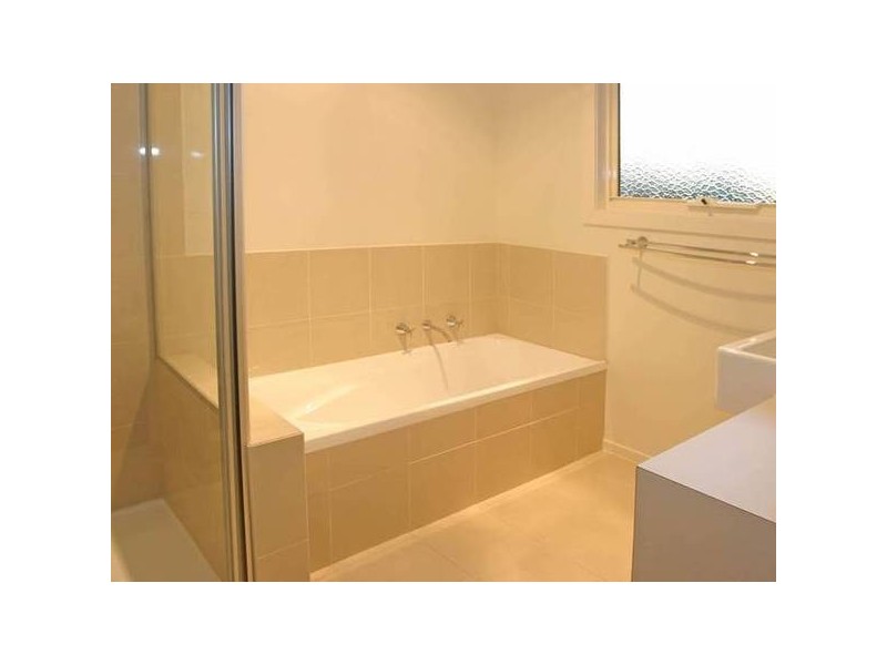 2/17 PRINCES HIGHWAY, Pakenham VIC 3810