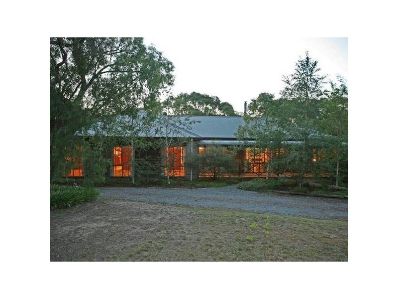 11 Manoora Road, Maryknoll VIC 3812