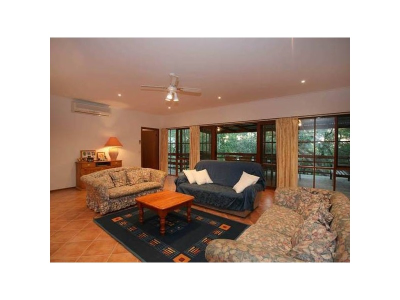 11 Manoora Road, Maryknoll VIC 3812