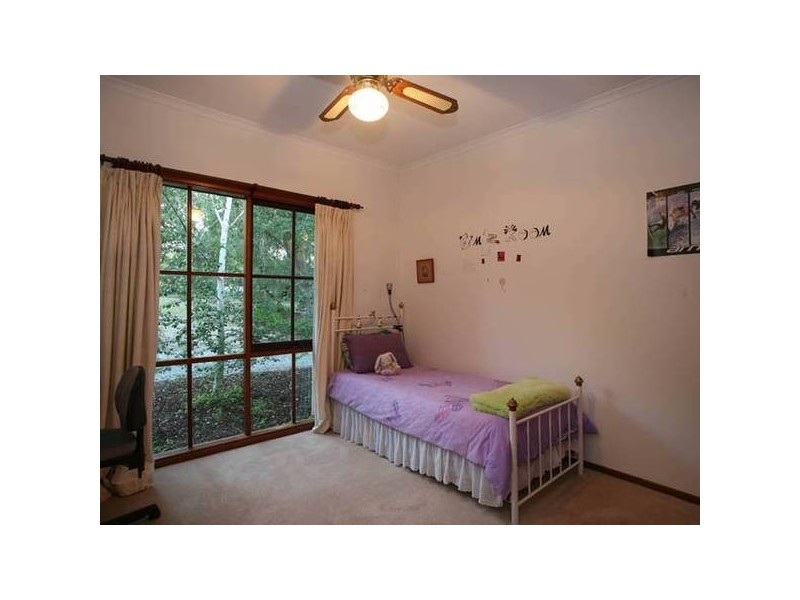 11 Manoora Road, Maryknoll VIC 3812