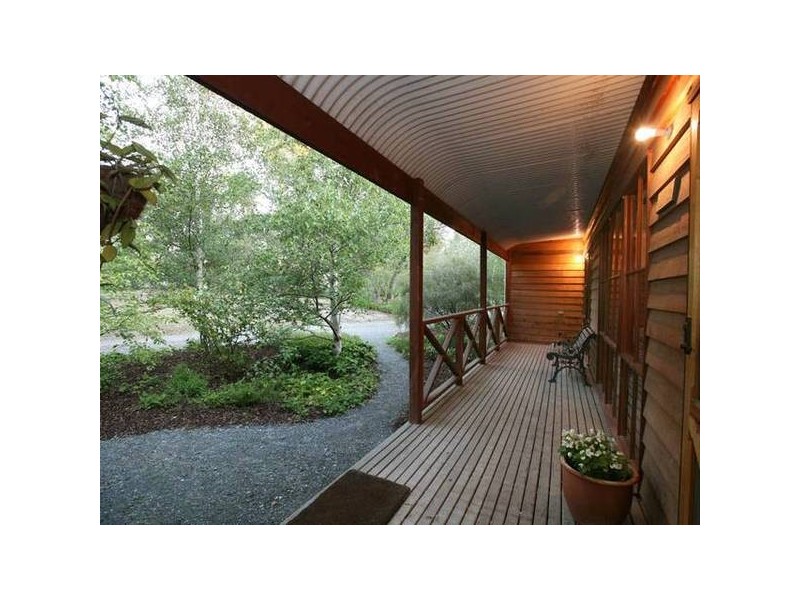 11 Manoora Road, Maryknoll VIC 3812