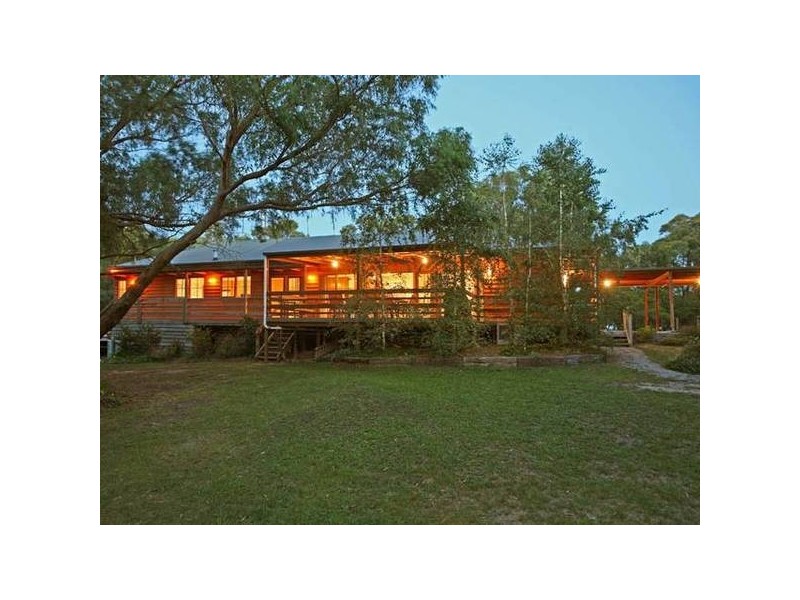 11 Manoora Road, Maryknoll VIC 3812