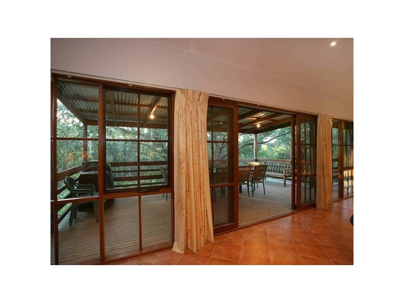 11 Manoora Road, Maryknoll VIC 3812