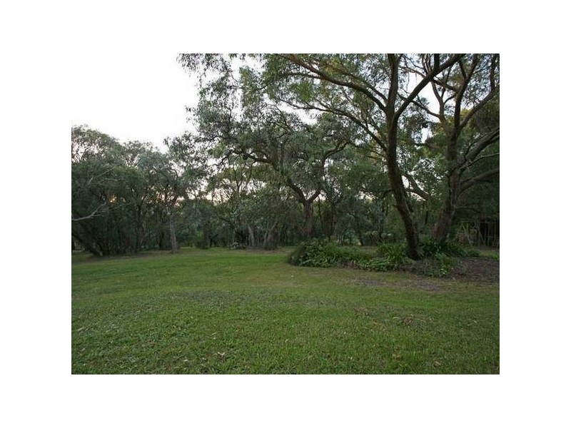 11 Manoora Road, Maryknoll VIC 3812