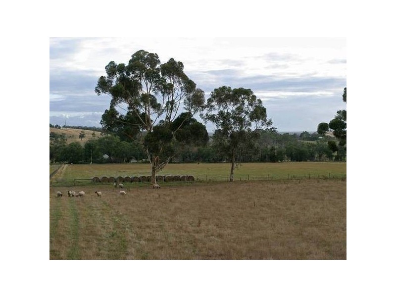235 Thewlis Road, Pakenham VIC 3810
