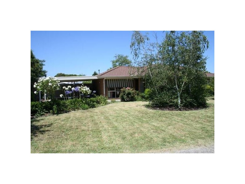 25 Bluegrass Crescent, Pakenham VIC 3810