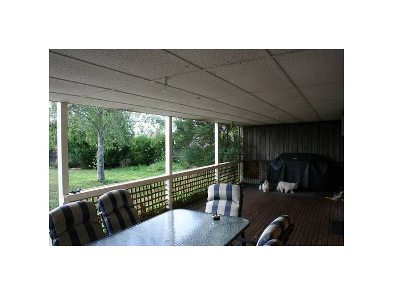 25 Bluegrass Crescent, Pakenham VIC 3810