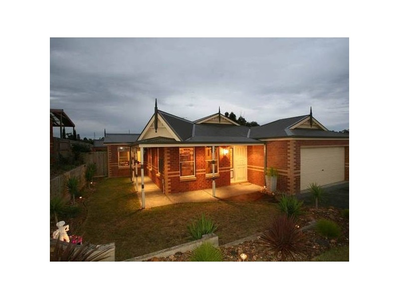 38 Ben Drive, Pakenham VIC 3810