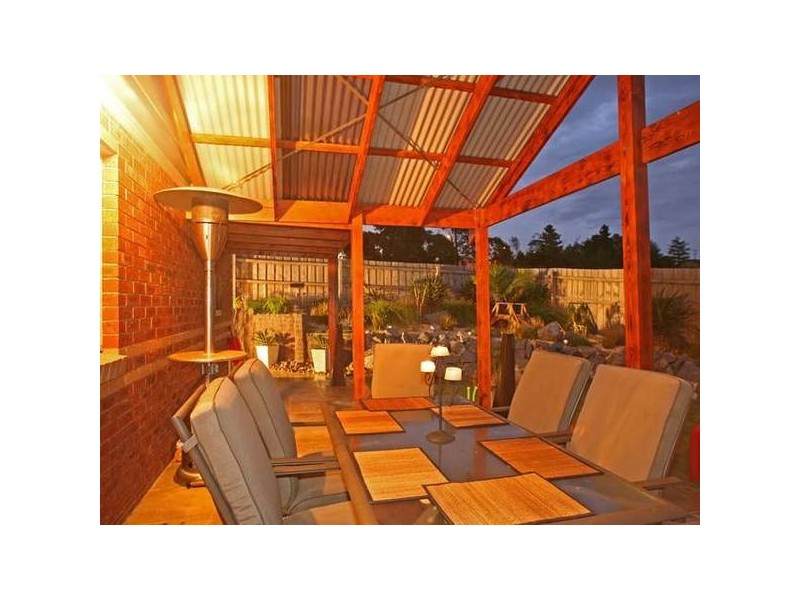 38 Ben Drive, Pakenham VIC 3810