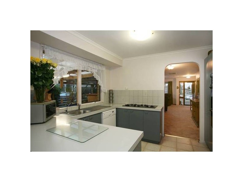 4 Finton Court, Pakenham VIC 3810