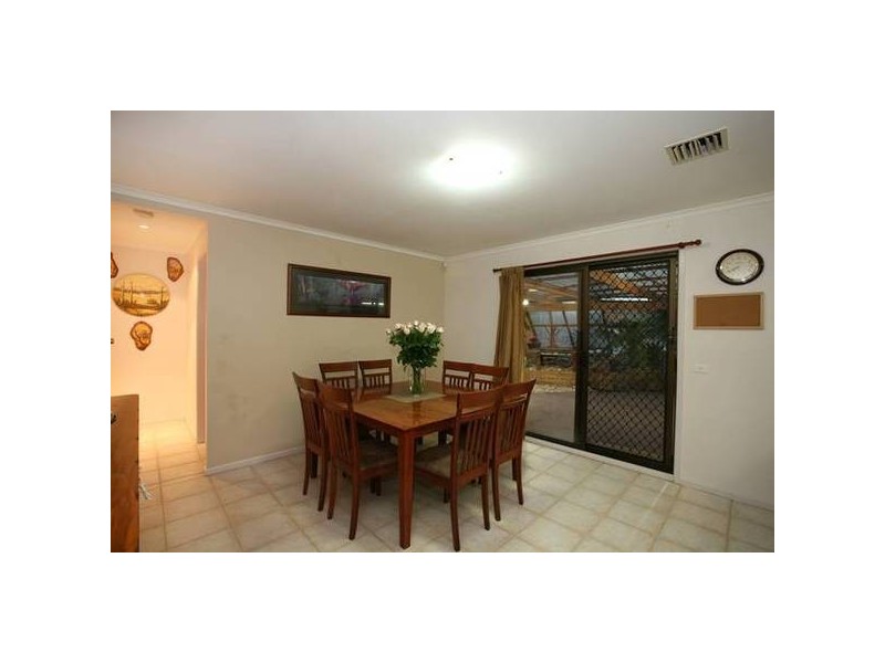 4 Finton Court, Pakenham VIC 3810