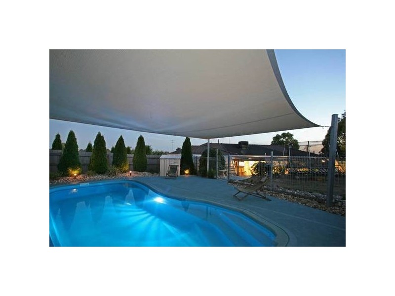 4 Finton Court, Pakenham VIC 3810