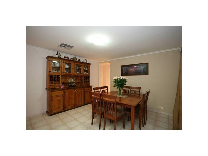 4 Finton Court, Pakenham VIC 3810