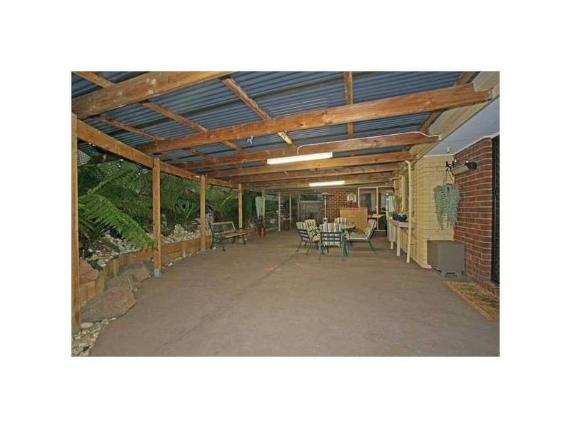 4 Finton Court, Pakenham VIC 3810