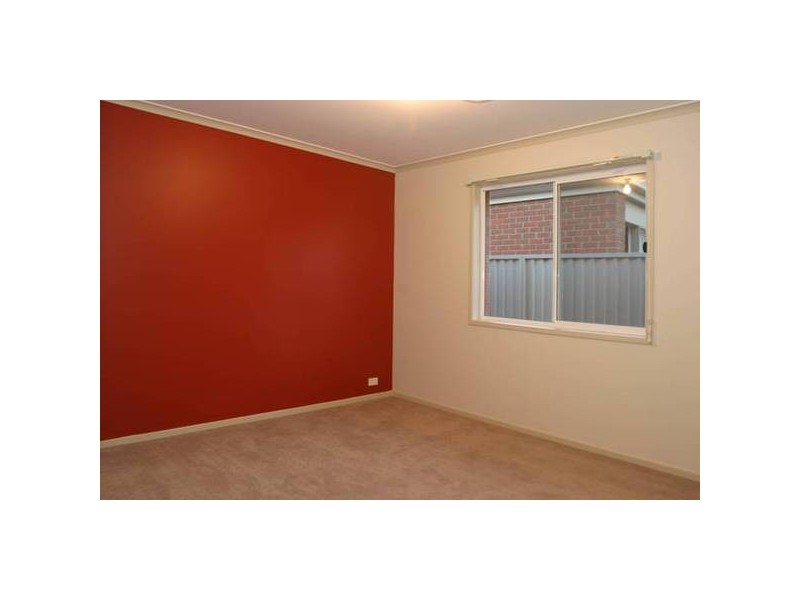 8 Genoa Grove, Pakenham VIC 3810