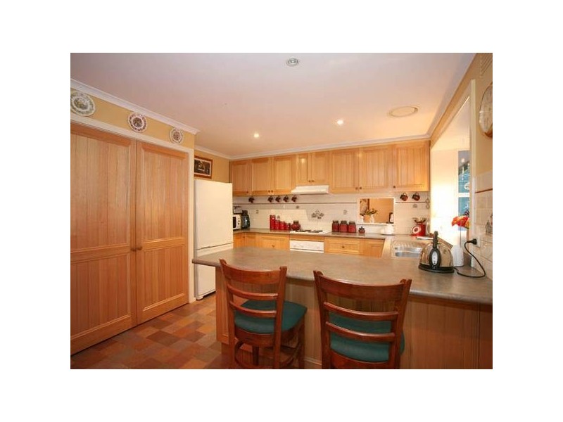 15 Paul Grove, Beaconsfield Upper VIC 3808