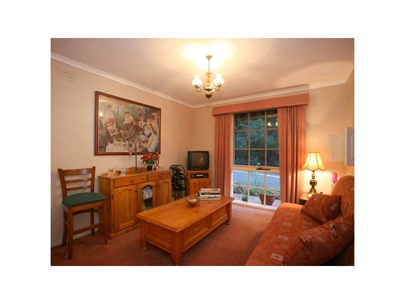 15 Paul Grove, Beaconsfield Upper VIC 3808