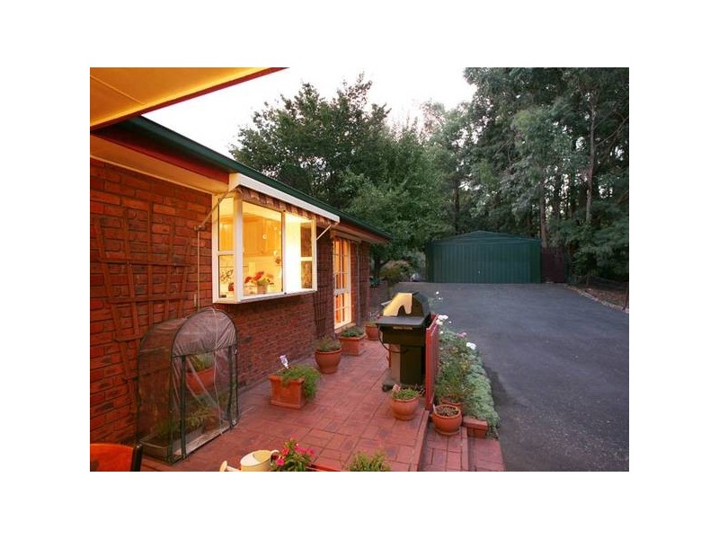 15 Paul Grove, Beaconsfield Upper VIC 3808