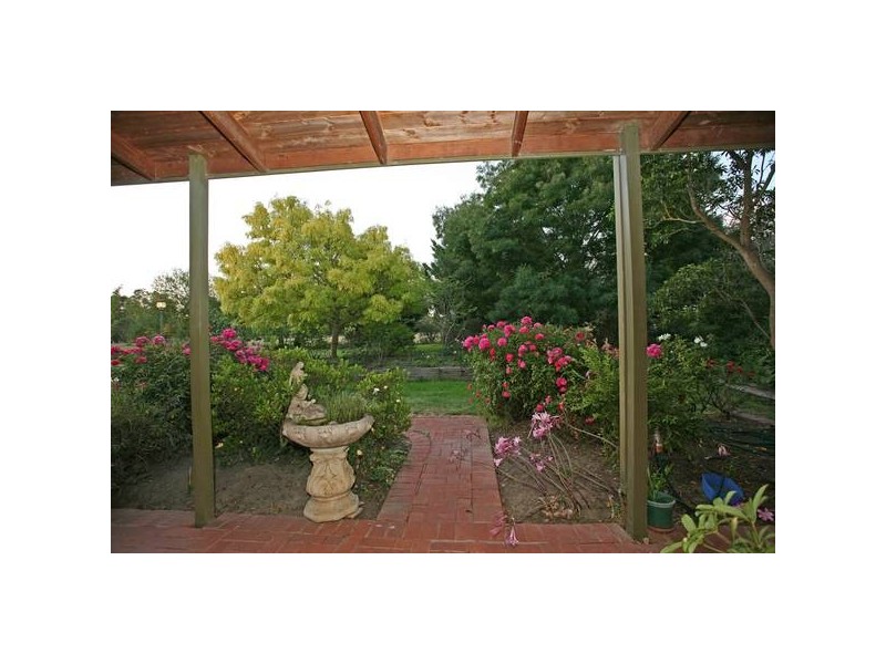 425 Bessie Creek Road, Nar Nar Goon North VIC 3812