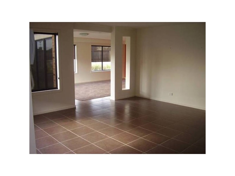 16 Teal Place, Pakenham VIC 3810