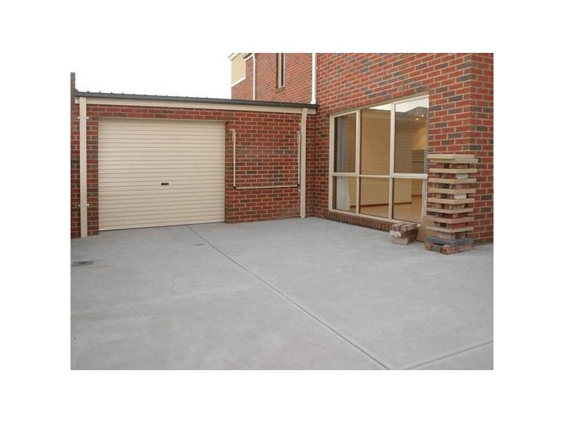 1/48 Malouf Court, Pakenham VIC 3810