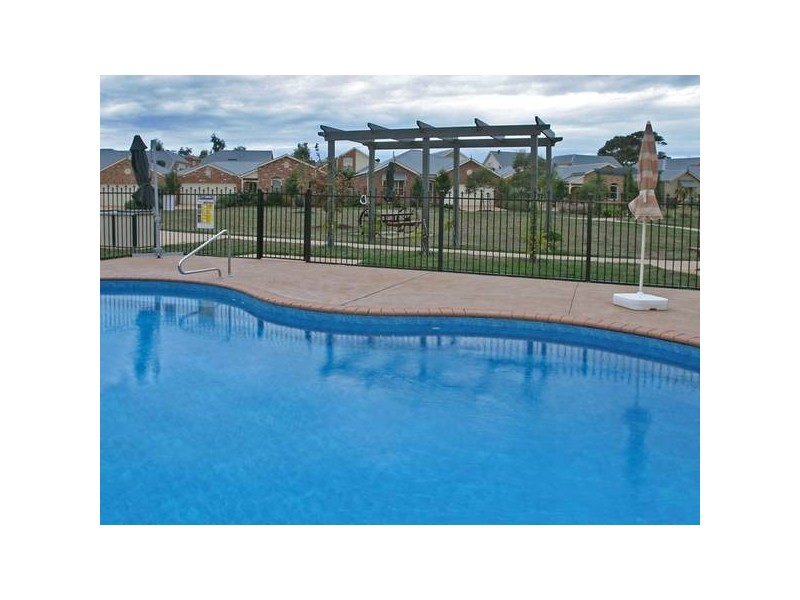 1/48 Malouf Court, Pakenham VIC 3810