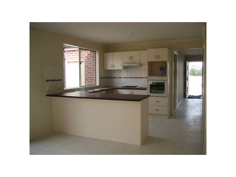 37 Irving Road, Pakenham VIC 3810