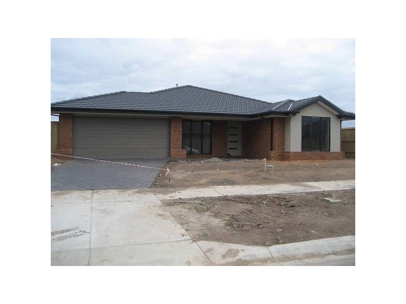 122 Gallery Way, Pakenham VIC 3810