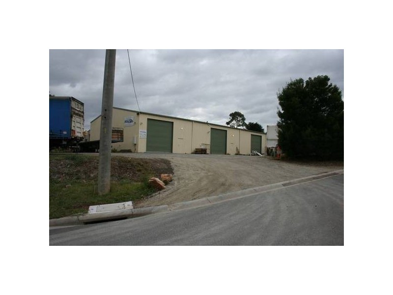 1 Aikman Court, Drouin VIC 3818