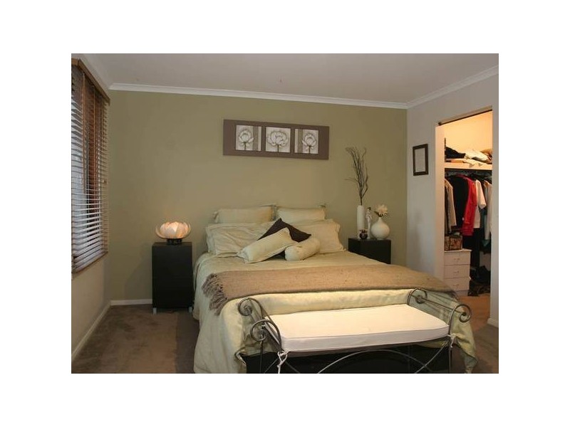 18 Honeyeater Way, Pakenham VIC 3810