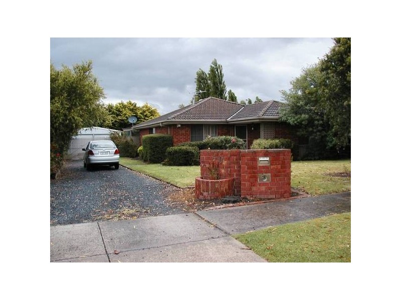 40 Bluegrass Crescent, Pakenham VIC 3810