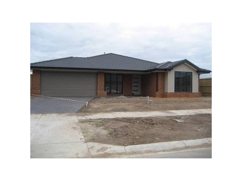 122 Gallery Way, Pakenham VIC 3810