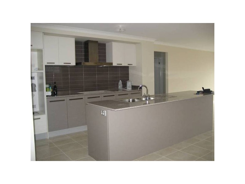 122 Gallery Way, Pakenham VIC 3810