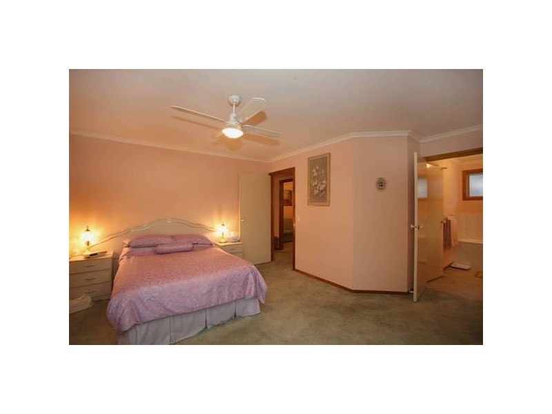 4 Stella Place, Pakenham VIC 3810