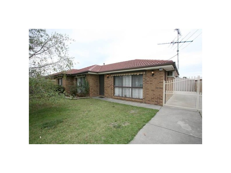 9 BLUEGRASS CRESCENT, Pakenham VIC 3810