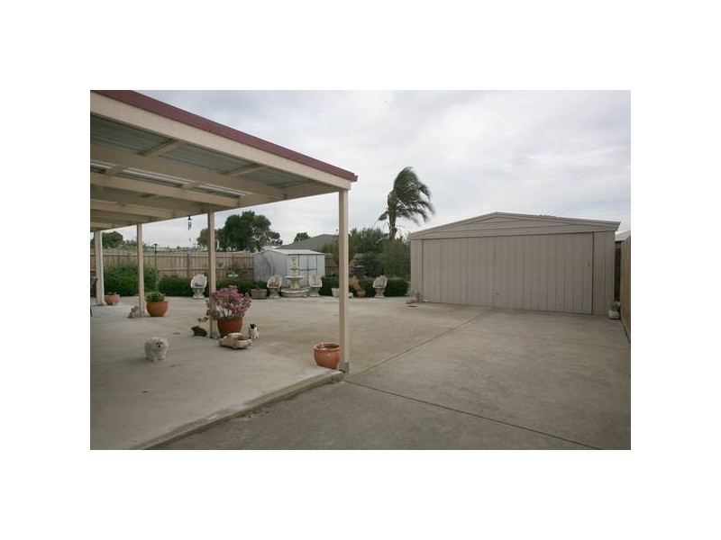 9 BLUEGRASS CRESCENT, Pakenham VIC 3810