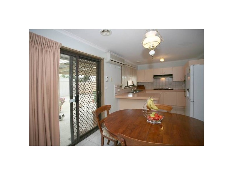 9 BLUEGRASS CRESCENT, Pakenham VIC 3810