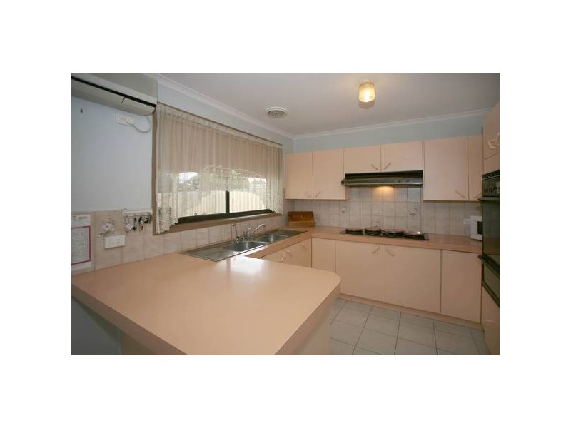 9 BLUEGRASS CRESCENT, Pakenham VIC 3810