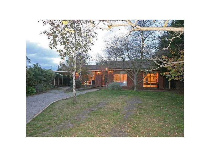 13 Beaumont Court, Pakenham VIC 3810