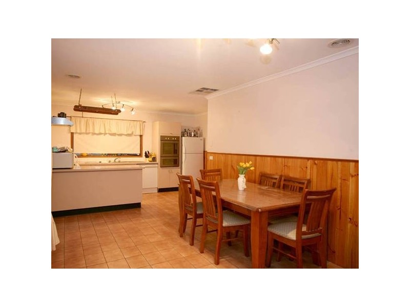 13 Beaumont Court, Pakenham VIC 3810