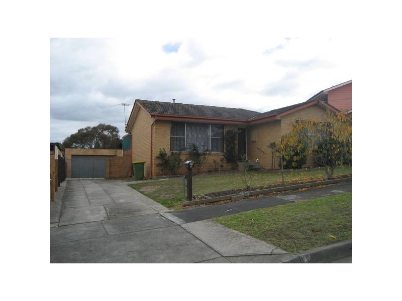 19 Deveney Street, Pakenham VIC 3810