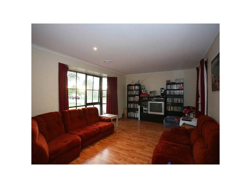 3 Anita Place, Pakenham VIC 3810