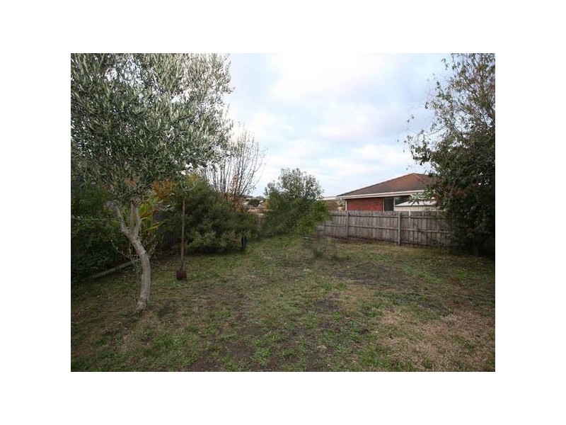 3 Anita Place, Pakenham VIC 3810