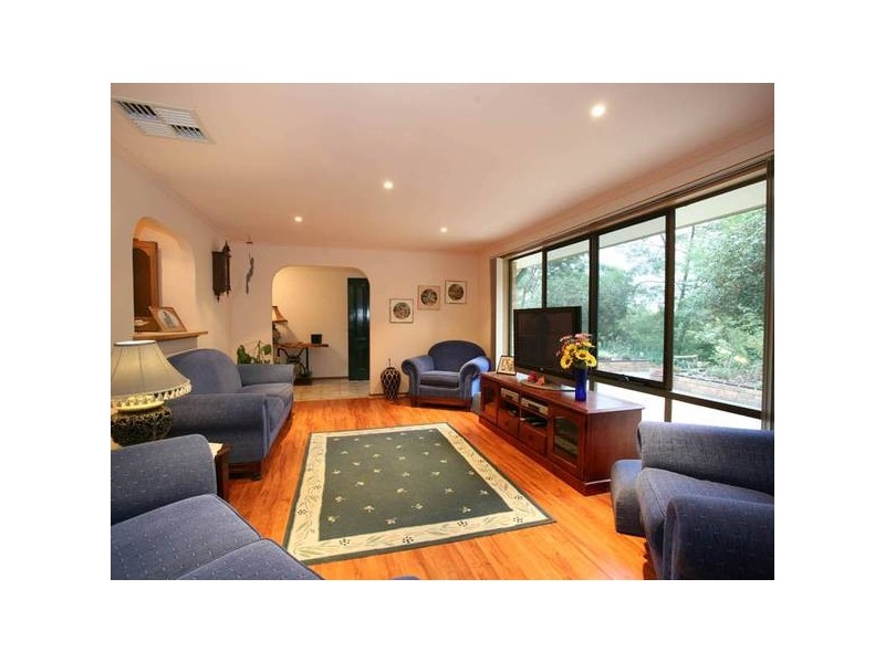 16 Baranbali Road, Maryknoll VIC 3812