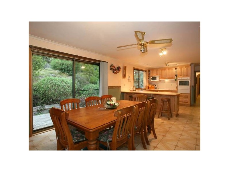 16 Baranbali Road, Maryknoll VIC 3812