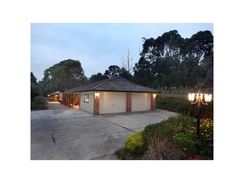 16 Baranbali Road, Maryknoll VIC 3812